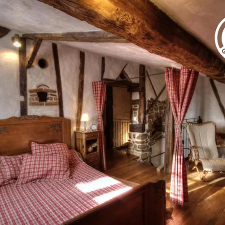 Avec Four A Pain, Jardin, Terrasse, Jeux Et Poele A Bois, Acceptant Animaux - Fr-1-496-137 Holiday home Chirassimont